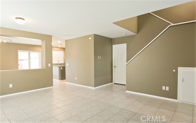 Detail Gallery Image 4 of 15 For 265 S Olive St, Anaheim,  CA 92805 - 3 Beds | 2/1 Baths