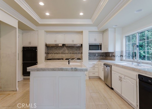 18853 Beechtree Lane, Porter Ranch CA: https://media.crmls.org/medias/84ed57a9-ea5c-4a5c-a5e4-9703d6491a68.jpg