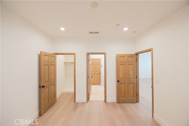 Detail Gallery Image 11 of 27 For 19617 Oxnard St, Tarzana,  CA 91356 - 3 Beds | 2 Baths