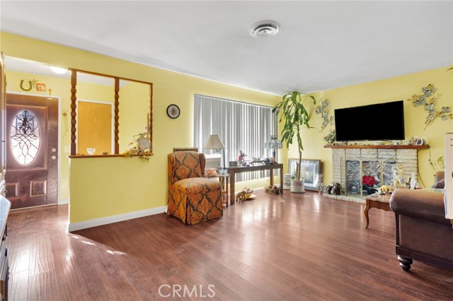 Detail Gallery Image 5 of 27 For 858 Coral, Hemet,  CA 92543 - 2 Beds | 2 Baths