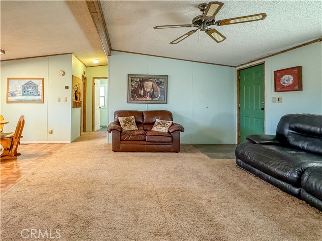 Detail Gallery Image 13 of 56 For 44080 Lanfair Rd, Needles,  CA 92363 - 3 Beds | 3 Baths