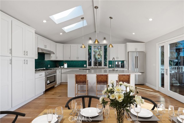 Detail Gallery Image 3 of 34 For 11856 Bray St, Culver City,  CA 90230 - 4 Beds | 3 Baths