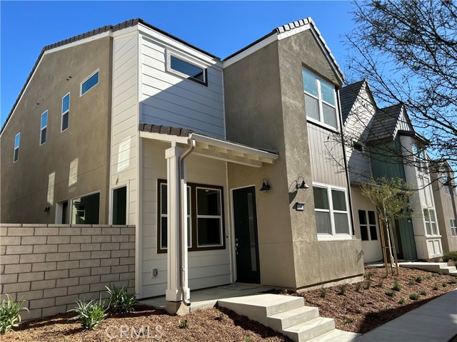 Detail Gallery Image 2 of 9 For 27389 Snow Creek Pl, Valencia,  CA 91381 - 3 Beds | 2/1 Baths