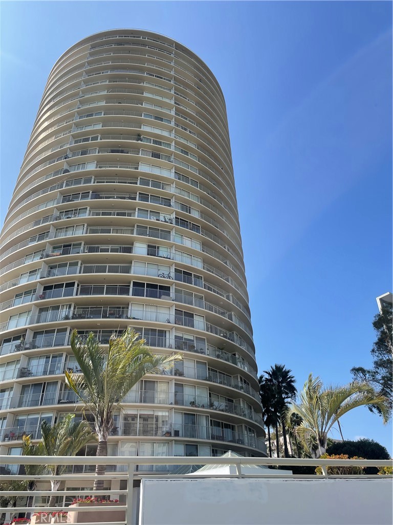 700 E Ocean #1002