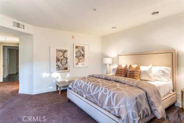 1819 Holmby Avenue, Los Angeles CA: https://media.crmls.org/medias/84ef0982-c739-4f98-bc84-4a67218fda50.jpg