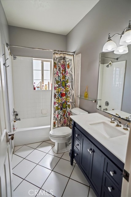 525 Bob Hope Drive, Burbank CA: https://media.crmls.org/medias/84f03cdd-a2cb-4c87-9d5d-ae2c4219a574.jpg