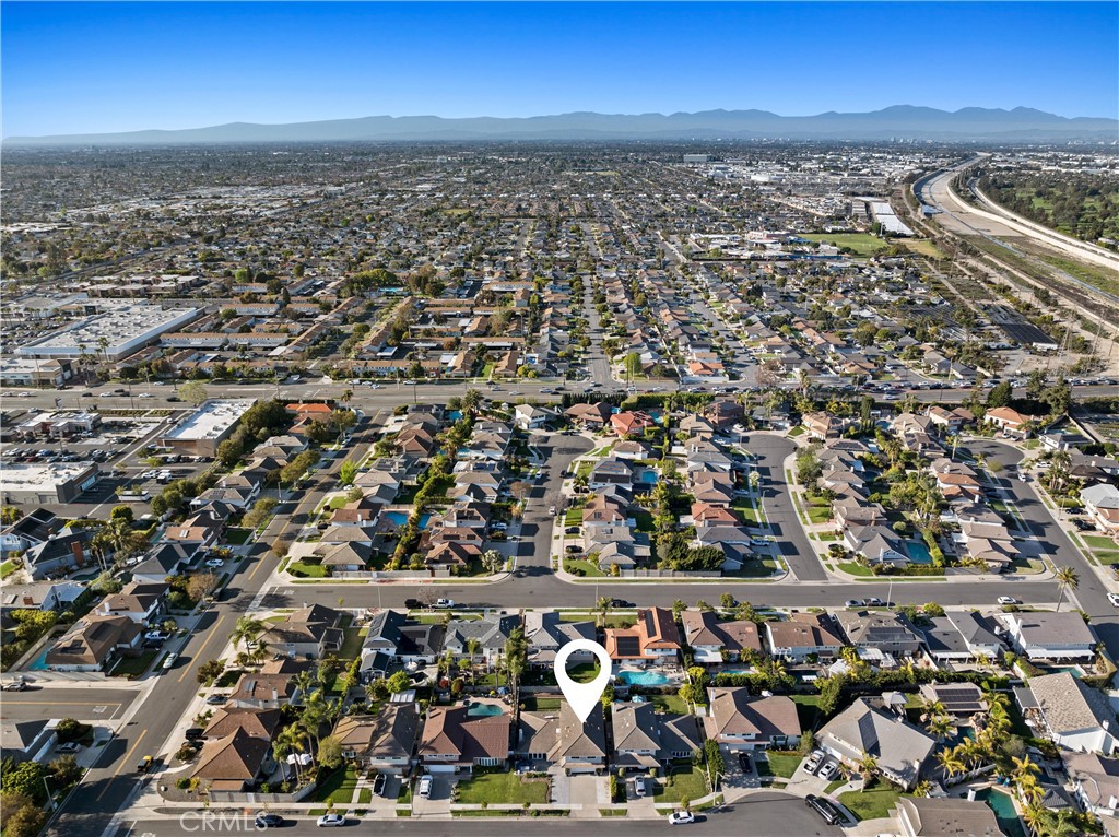MLS #OC25076976 img 3