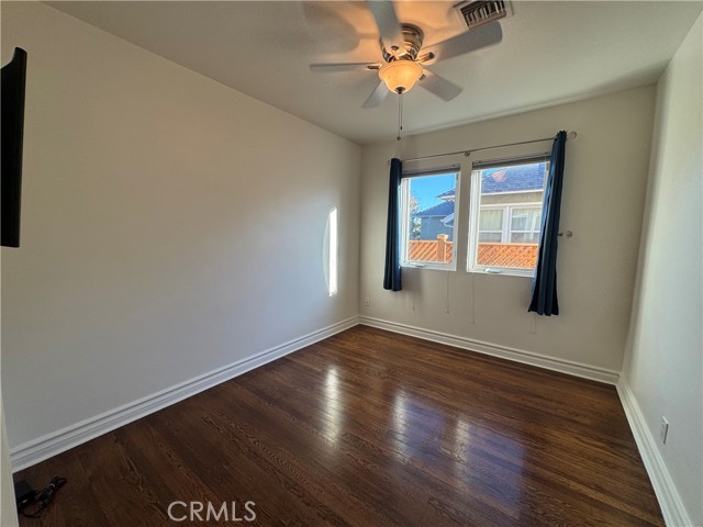 Detail Gallery Image 15 of 29 For 5821 Columbus Ave, Van Nuys,  CA 91411 - 4 Beds | 2 Baths