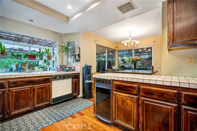 Detail Gallery Image 12 of 21 For 7354 Woodvale Ct, West Hills,  CA 91307 - 4 Beds | 3 Baths