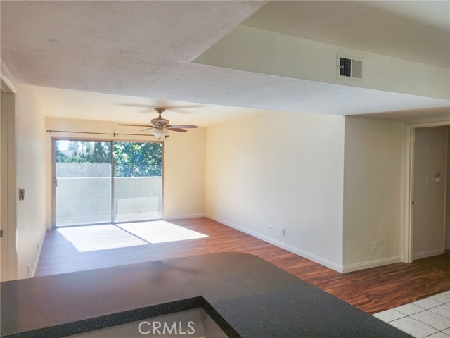 Detail Gallery Image 7 of 35 For 278 N Wilshire Ave #303,  Anaheim,  CA 92801 - 3 Beds | 2 Baths