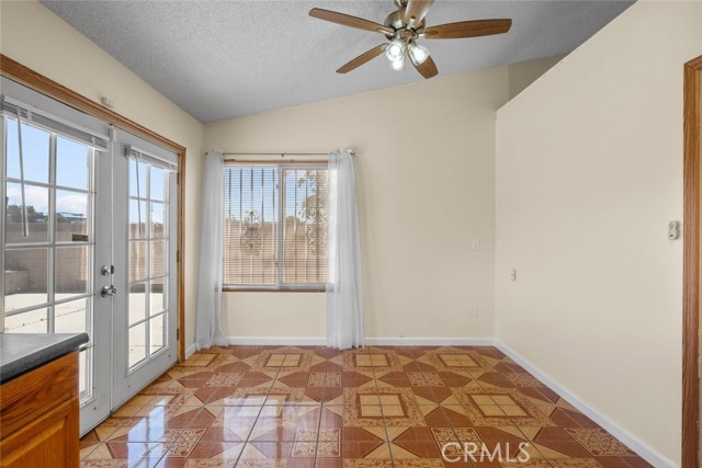 45260 7th E Street, Lancaster CA: https://media.crmls.org/medias/84f20d8f-ac94-44b7-a06c-5f87ce2369ce.jpg