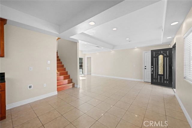 Detail Gallery Image 11 of 64 For 2057 Bush, Santa Ana,  CA 92706 - 4 Beds | 3 Baths