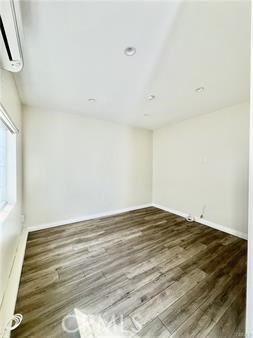 Detail Gallery Image 3 of 8 For 5709 Jamieson Ave, Encino,  CA 91316 - 1 Beds | 1 Baths