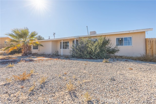 Detail Gallery Image 2 of 27 For 73353 Yucca Ave, Twentynine Palms,  CA 92277 - 3 Beds | 2 Baths