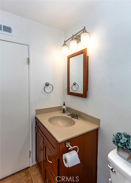 11986 Springview Drive, La Mirada CA: https://media.crmls.org/medias/84f458f4-2599-4f50-8c1f-0d35d05458d6.jpg