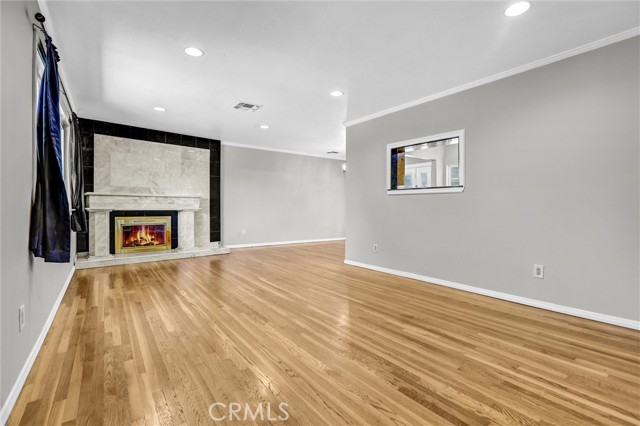 7836 Hanna Avenue, Canoga Park CA: https://media.crmls.org/medias/84f492e7-76ea-471b-9a5a-3c1dfebb1b7e.jpg