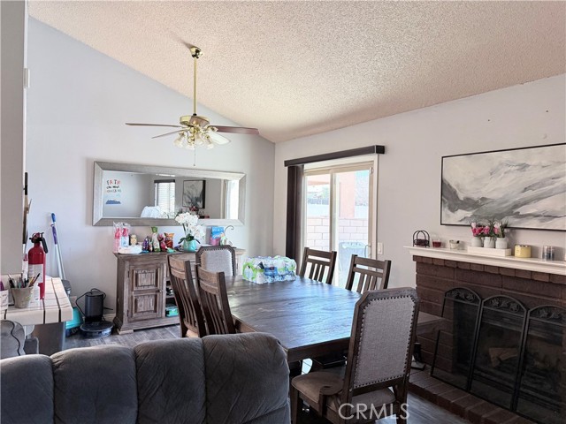 Detail Gallery Image 4 of 31 For 13839 Topmast Dr, Helendale,  CA 92342 - 3 Beds | 2 Baths