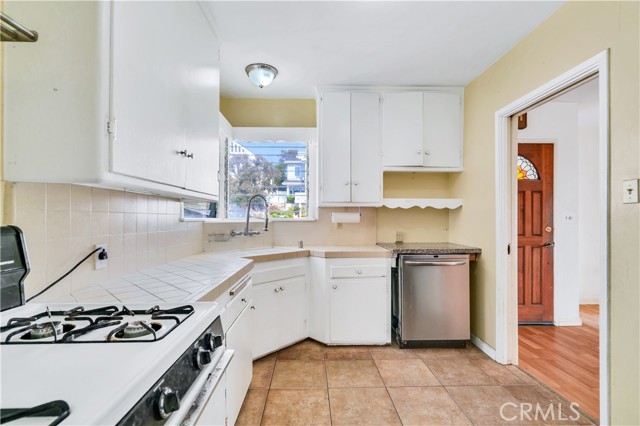509 S Juanita Avenue, Redondo Beach CA: https://media.crmls.org/medias/84f5658d-9455-4610-8e68-df50a707bd88.jpg