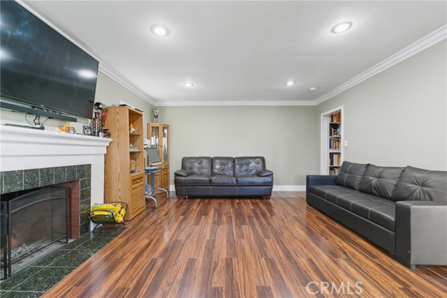 Detail Gallery Image 4 of 27 For 155 E Barclay, Long Beach,  CA 90805 - – Beds | – Baths