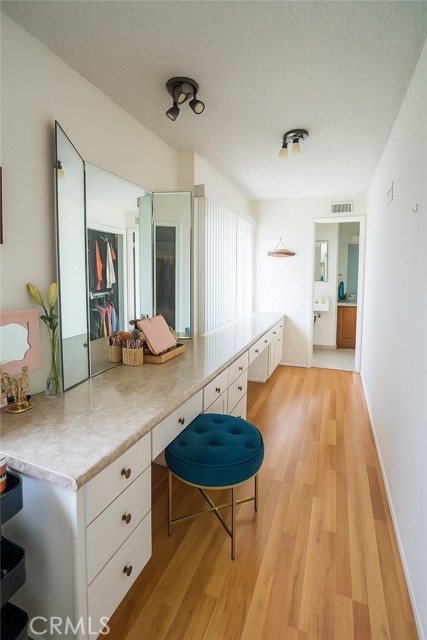 1629 S Van Ness Avenue, Los Angeles CA: https://media.crmls.org/medias/84f623a4-ef42-44b6-89a3-7452480badb7.jpg