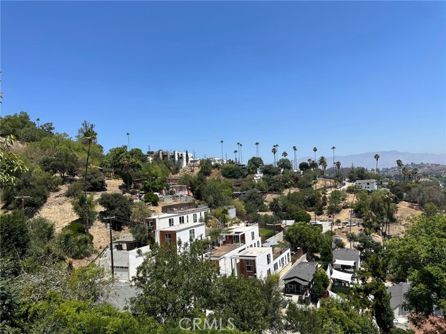 4414 Rose Hill W, Los Angeles CA: https://media.crmls.org/medias/84f72f3a-0eeb-49e2-9db3-42f53e9ac3ad.jpg