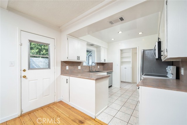 205 Hacienda N Avenue, Glendora CA: https://media.crmls.org/medias/84f7bdcf-c5fb-42f9-b383-307991c8c047.jpg