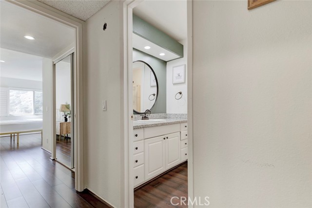 Detail Gallery Image 16 of 26 For 2940 N Verdugo Rd #305,  Glendale,  CA 91208 - 2 Beds | 2 Baths