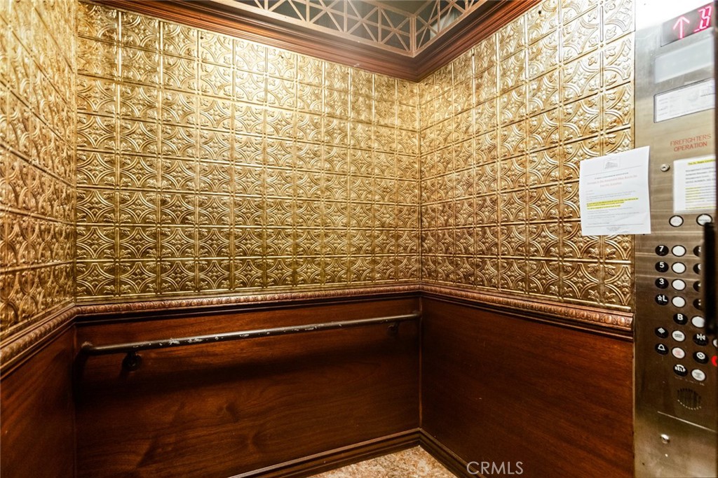 https://media.crmls.org/medias/84f939b7-1462-4bec-a920-a56ce7bc3b27.jpg?preset=X-Large
