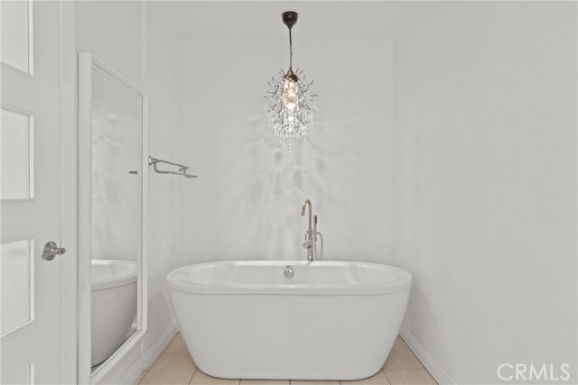 Detail Gallery Image 23 of 28 For 4506 El Abaca Pl, Tarzana,  CA 91356 - 4 Beds | 2/1 Baths