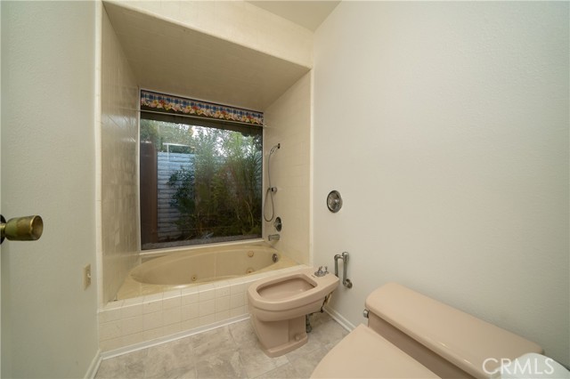 Detail Gallery Image 22 of 27 For 16242 Sunset Trl, Riverside,  CA 92506 - 3 Beds | 3 Baths