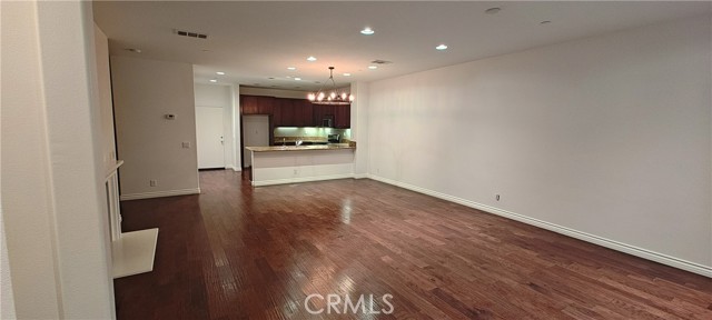 Detail Gallery Image 6 of 8 For 6341 Amadora, Corona,  CA 91752 - 4 Beds | 2/1 Baths