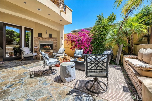 1036 Avenue C, Redondo Beach, California 90277, 5 Bedrooms Bedrooms, ,4 BathroomsBathrooms,Residential,For Sale,Avenue C,SB26075417
