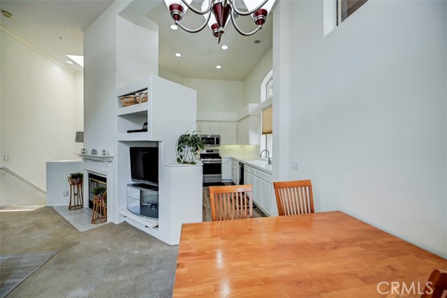 Detail Gallery Image 4 of 25 For 2643 Dietrich Dr, Tustin,  CA 92782 - 2 Beds | 2 Baths