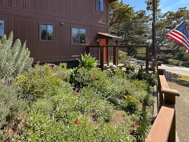 Detail Gallery Image 5 of 55 For 2298 Tipton St, Cambria,  CA 93428 - 2 Beds | 2/1 Baths