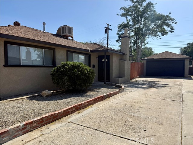 44037 Fern Avenue, Lancaster CA: https://media.crmls.org/medias/84fac4cb-778b-403a-b909-0b6c98b46ce2.jpg