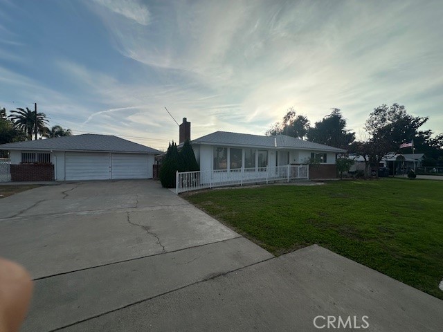 4984 E Belmont Avenue