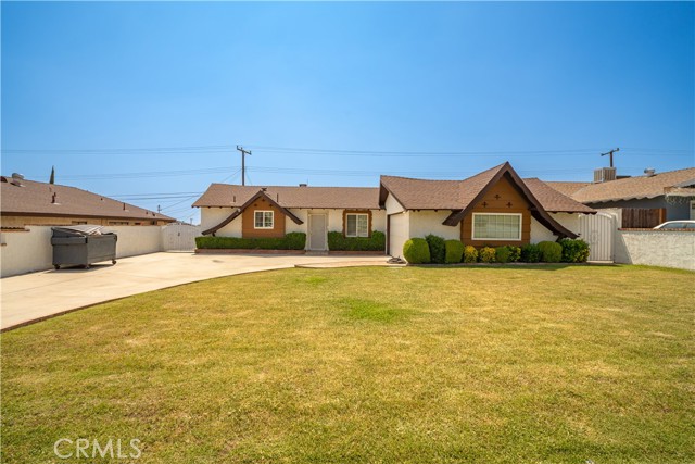 5422 Golondrina Drive, San Bernardino CA: https://media.crmls.org/medias/84fcbfdc-69ac-4843-a34d-917aca88a52f.jpg