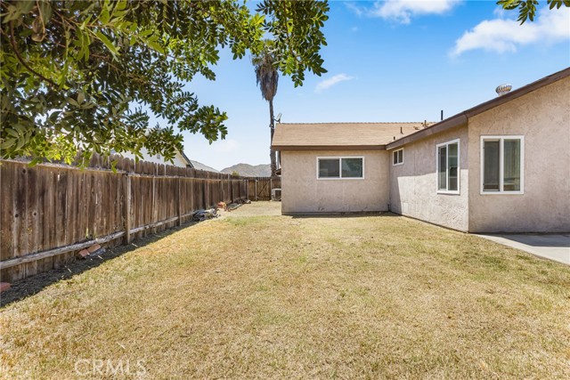 11050 Davis Street, Moreno Valley CA: https://media.crmls.org/medias/84fccc11-a569-48a5-9390-cc4801a3f0a4.jpg