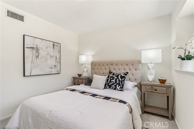 Detail Gallery Image 18 of 42 For 12131 Woodley Ave, Granada Hills,  CA 91344 - 4 Beds | 2/1 Baths