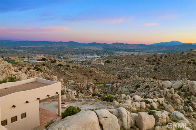 Detail Gallery Image 16 of 75 For 57315 Tecuya Dr, Yucca Valley,  CA 92284 - 4 Beds | 3/1 Baths