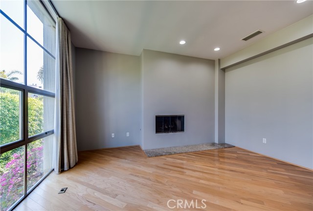 143 Union Jack Mall, Marina del Rey CA: https://media.crmls.org/medias/84fdeba6-d06c-4876-9244-48b999aa4e8a.jpg