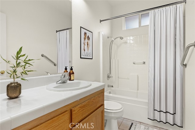 Detail Gallery Image 12 of 16 For 338 Royal Glen, Chico,  CA 95973 - 3 Beds | 2 Baths
