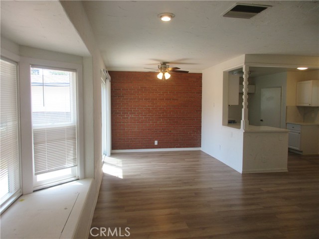 Detail Gallery Image 3 of 15 For 6446 Mclennan Ave, Van Nuys,  CA 91406 - 3 Beds | 1/1 Baths