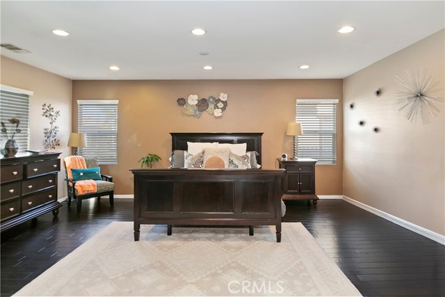 13744 Star Ruby Avenue, Eastvale CA: https://media.crmls.org/medias/85001741-e54f-4f72-a318-02897d3b2270.jpg
