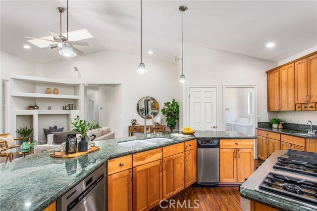 Detail Gallery Image 28 of 56 For 34879 Olive Tree Ln, Yucaipa,  CA 92399 - 3 Beds | 2/1 Baths