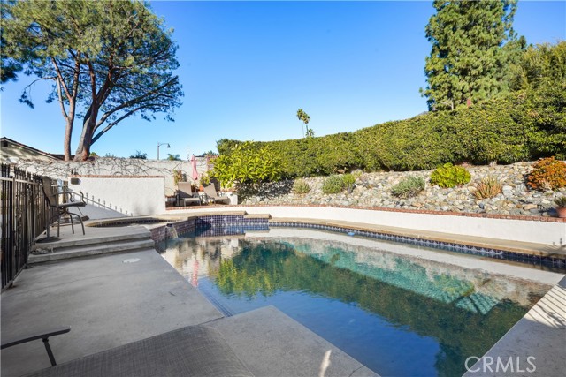 485 Wedgewood Court, Duarte CA: https://media.crmls.org/medias/85010655-710b-4c7b-b281-fe1516abb1e3.jpg