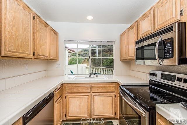 Detail Gallery Image 3 of 31 For 5805 Oak Bend Ln #407,  Oak Park,  CA 91377 - 2 Beds | 2 Baths