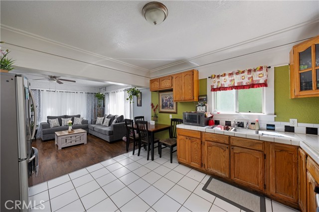 Detail Gallery Image 4 of 17 For 643 Elm Ave, Long Beach,  CA 90802 - – Beds | – Baths