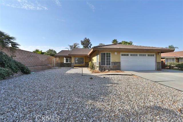 Detail Gallery Image 1 of 27 For 25252 Delphinium Ave, Moreno Valley,  CA 92553 - 4 Beds | 2 Baths
