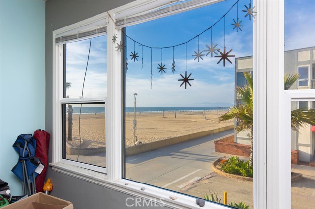 2 2nd Street, Hermosa Beach, California 90254, 8 Bedrooms Bedrooms, ,4 BathroomsBathrooms,Residential,For Sale,2nd Street,SB25037470